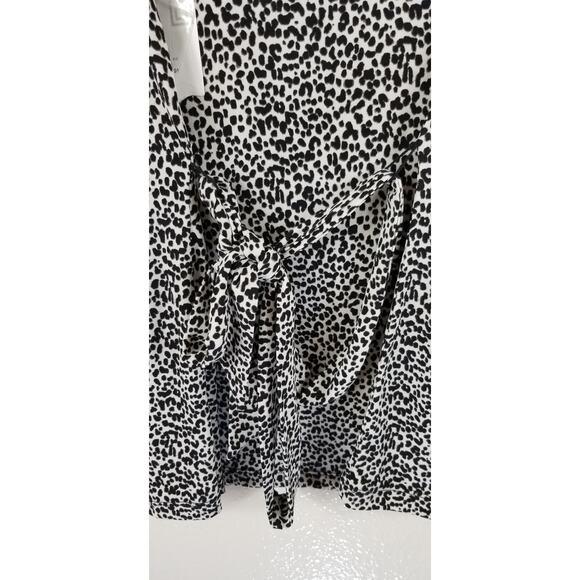 Liz Claiborne Ruffle Neck Tie Back Sleeveless Animal Print Blouse L NWT - Picture 3 of 4